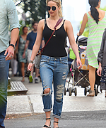 jenniferlawrenceorg011.jpg