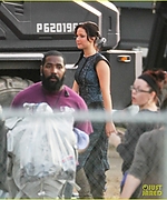 jennifer-lawrence-catching-fire-set-04.jpg