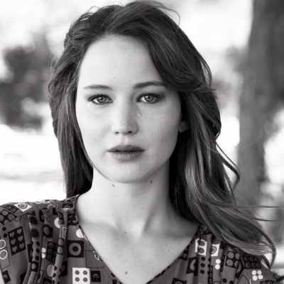 New-outtake-from-Jennifer-Lawrence-s-Seventeen-Magazine-photoshoot-jennifer-lawrence-33747693-400-400.jpg